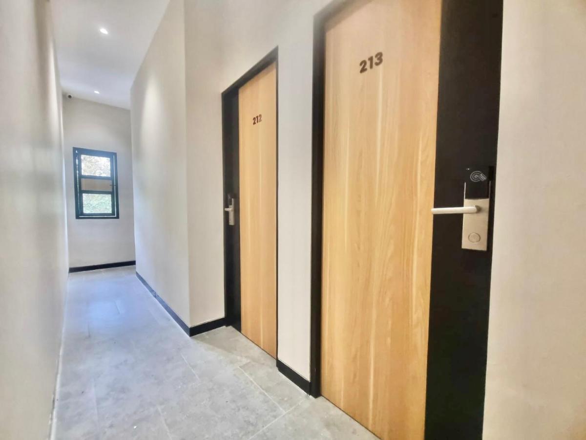 Pringgondani Guesthouse Pandanaran Hills スマラン エクステリア 写真